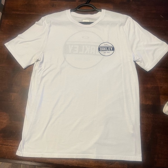 Men’s Oakley XL T Shirt. - Picture 2 of 2